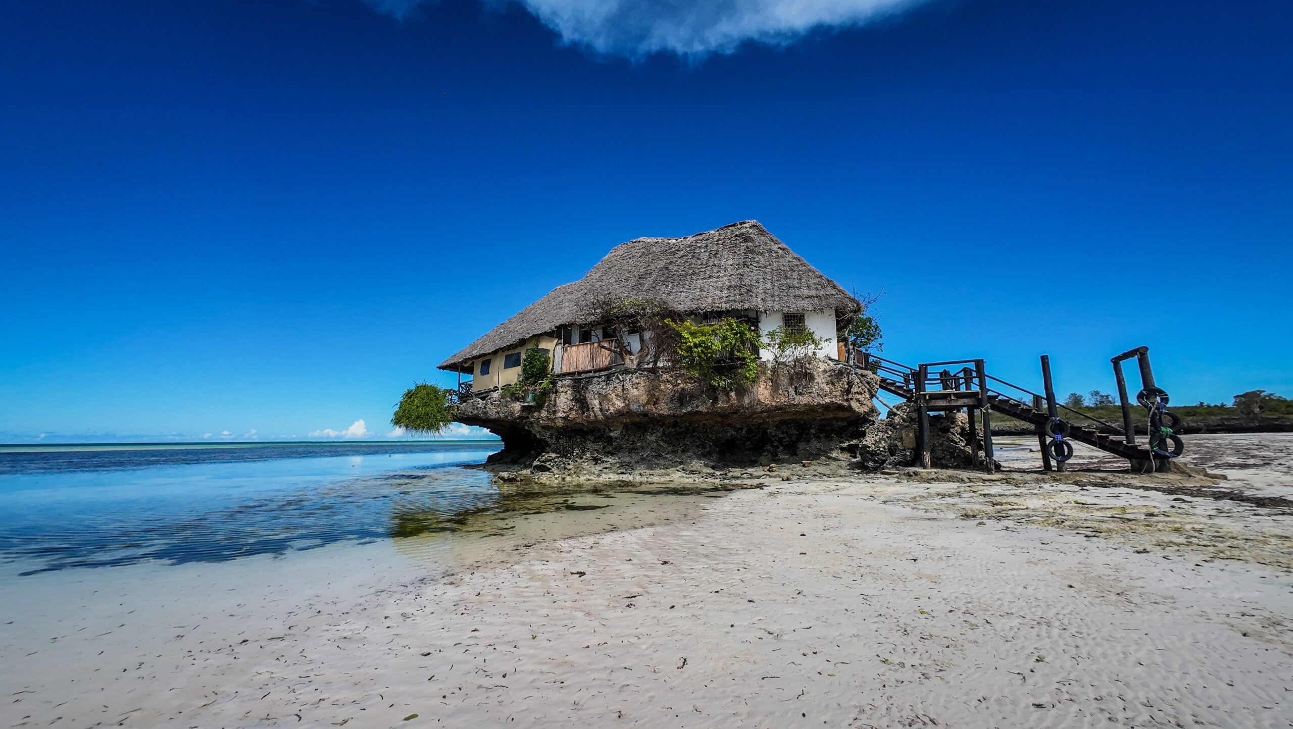 Zanzibar Spice Island Guide: Beaches, Culture & Travel Tips